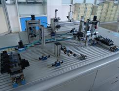 融合創(chuàng)新 機電一體化實驗室在電子信息技術開發(fā)中的核心作用